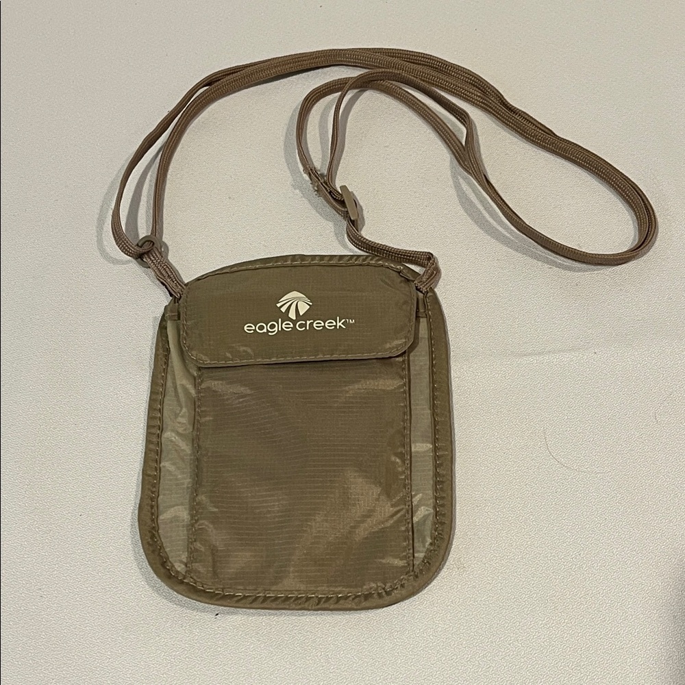 Eagle Creek Undercover Neck Wallet